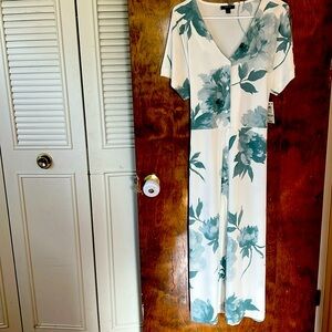 Alfani beautiful dress , great quality brand new . Never been worn.